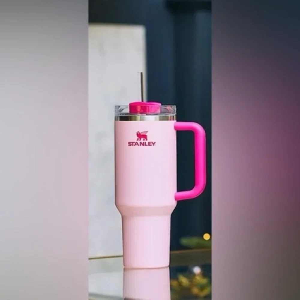 NEW Stanley 40oz Quencher Tumbler Flamingo Pink Never used - Picture 2 of 2